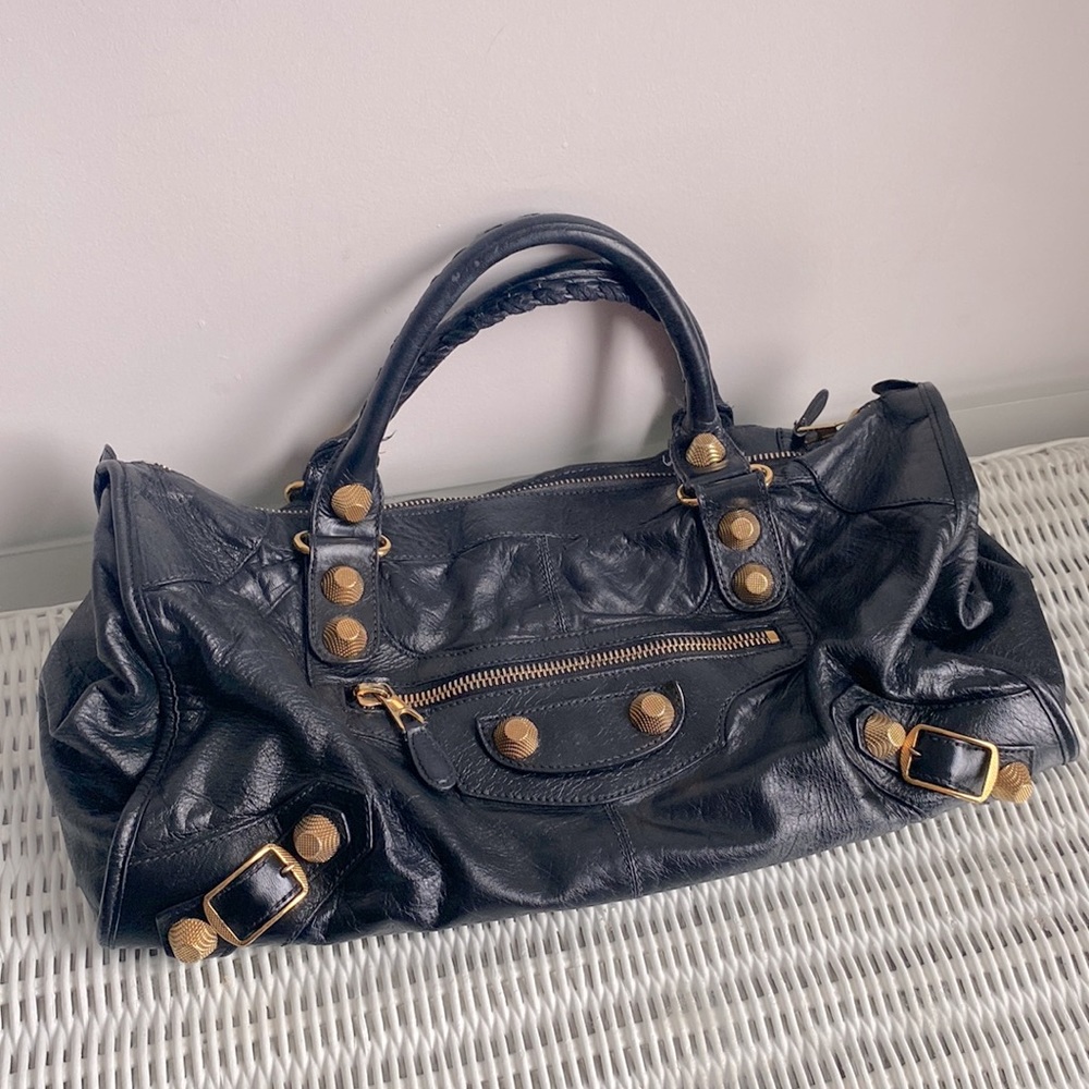 Balenciaga authentic large city bag. Black and gold 🌚 🌝
